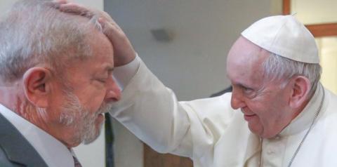 Lula diz estar 'muito satisfeito' após encontro e deseja ter disposição do Papa para 'mudar o mundo'