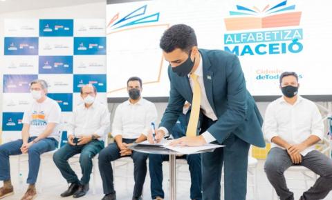 Prefeito JHC lança programa Alfabetiza Maceió para contemplar quase 30 mil alunos